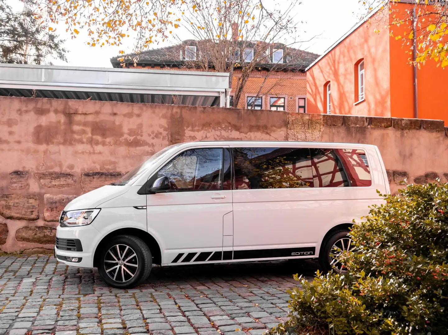 Volkswagen T6 Multivan EDITION/LED/AHK/1.HAND/CARPLAY/PDC Blanc - 2