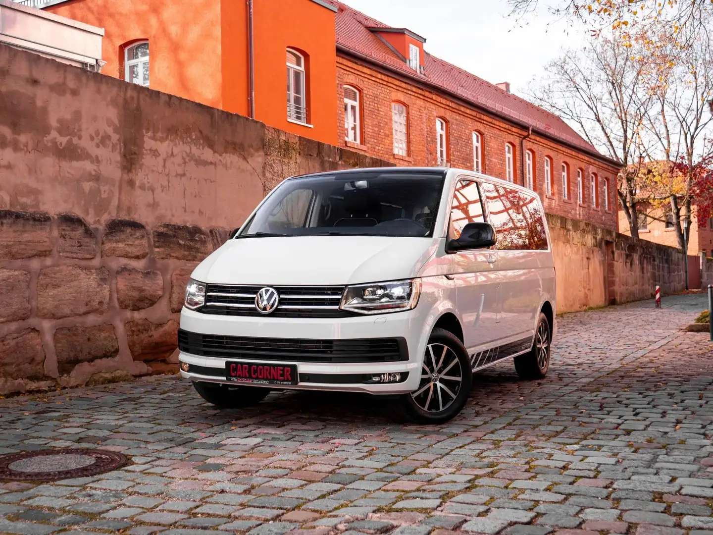 Volkswagen T6 Multivan EDITION/LED/AHK/1.HAND/CARPLAY/PDC Blanc - 1