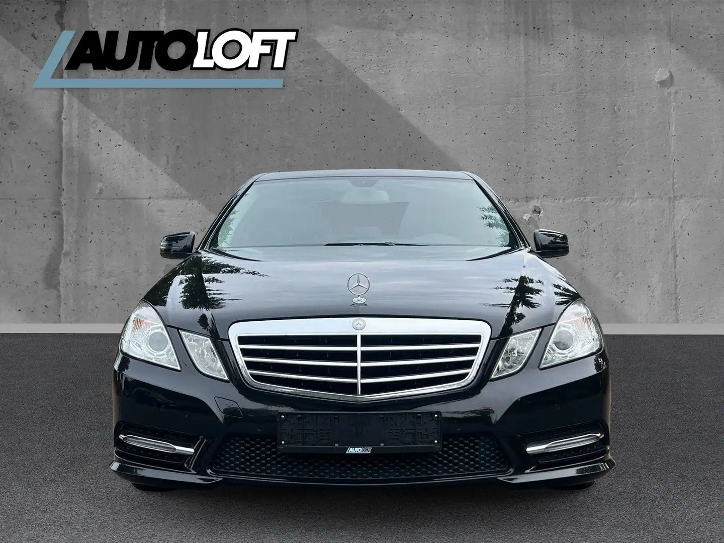 Mercedes-Benz E 200 CGI Lim. AMG-PAKET/SHZ/PDC Noir - 2