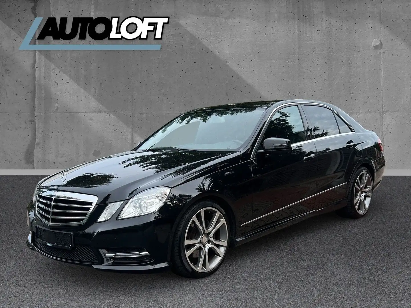 Mercedes-Benz E 200 CGI Lim. AMG-PAKET/SHZ/PDC Noir - 1