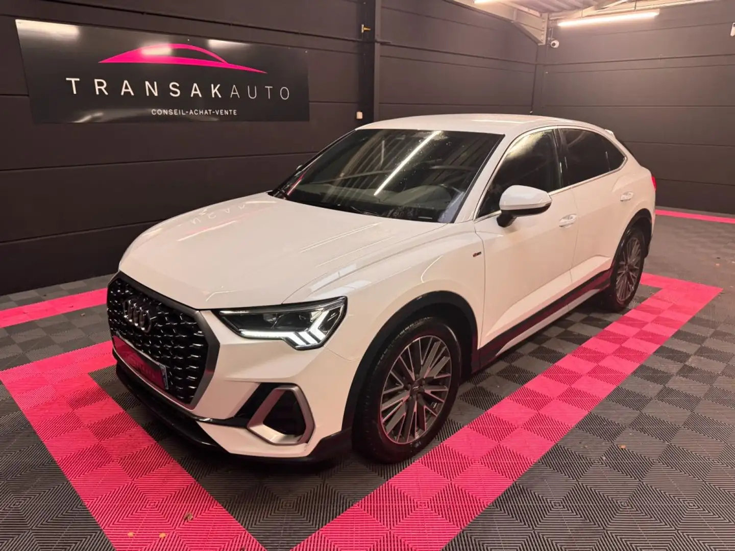 Audi Q3 35 TDI 150 ch S tronic 7 S line Bianco - 2