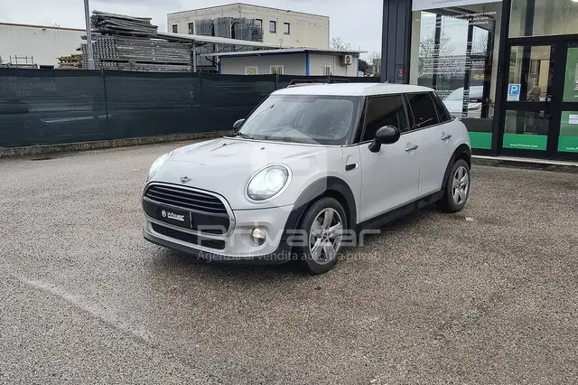 MINI Cooper D Mini 1.5 Cooper D Business 5 porte
