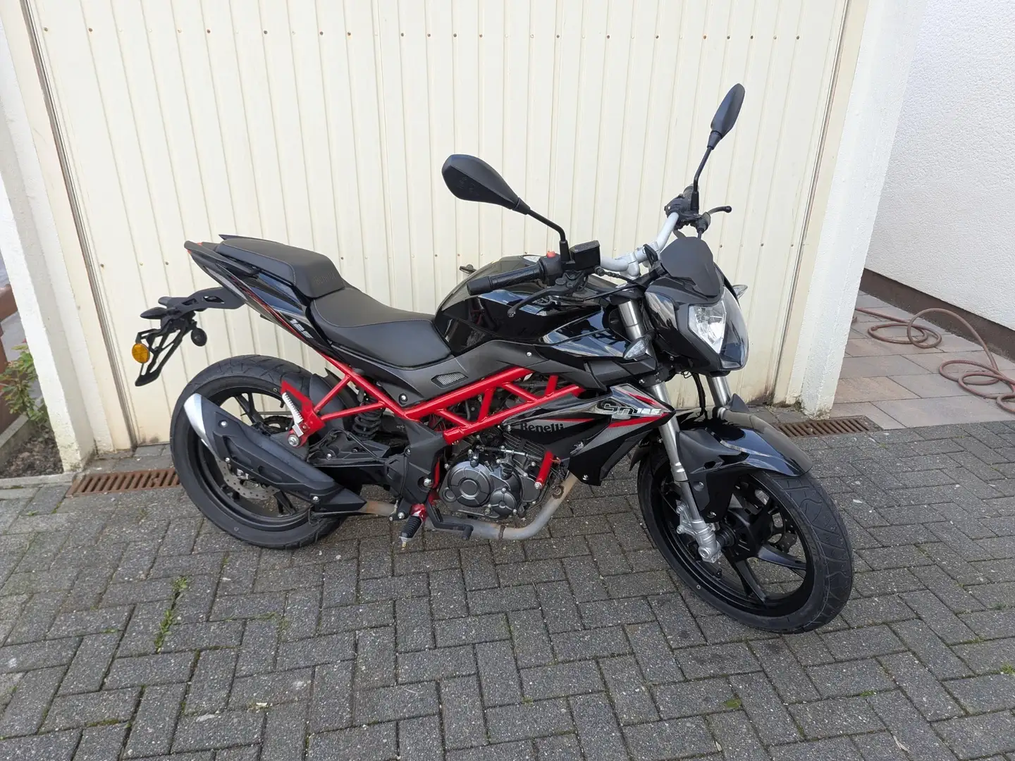 Benelli BN 125 CBS Negru - 1