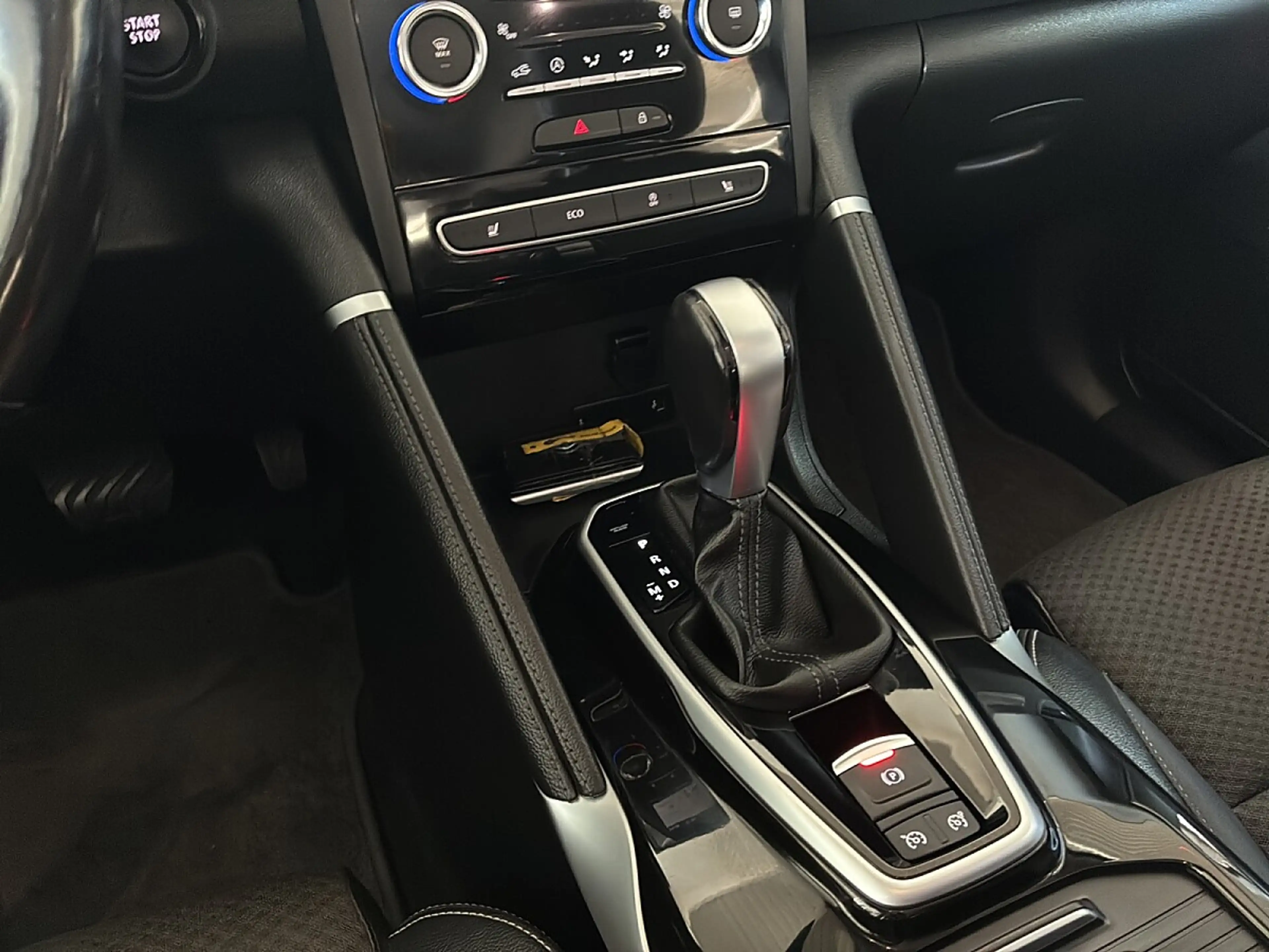Renault Koleos dCi 185 2WD Zen X-Tronic Aut. — photo 13