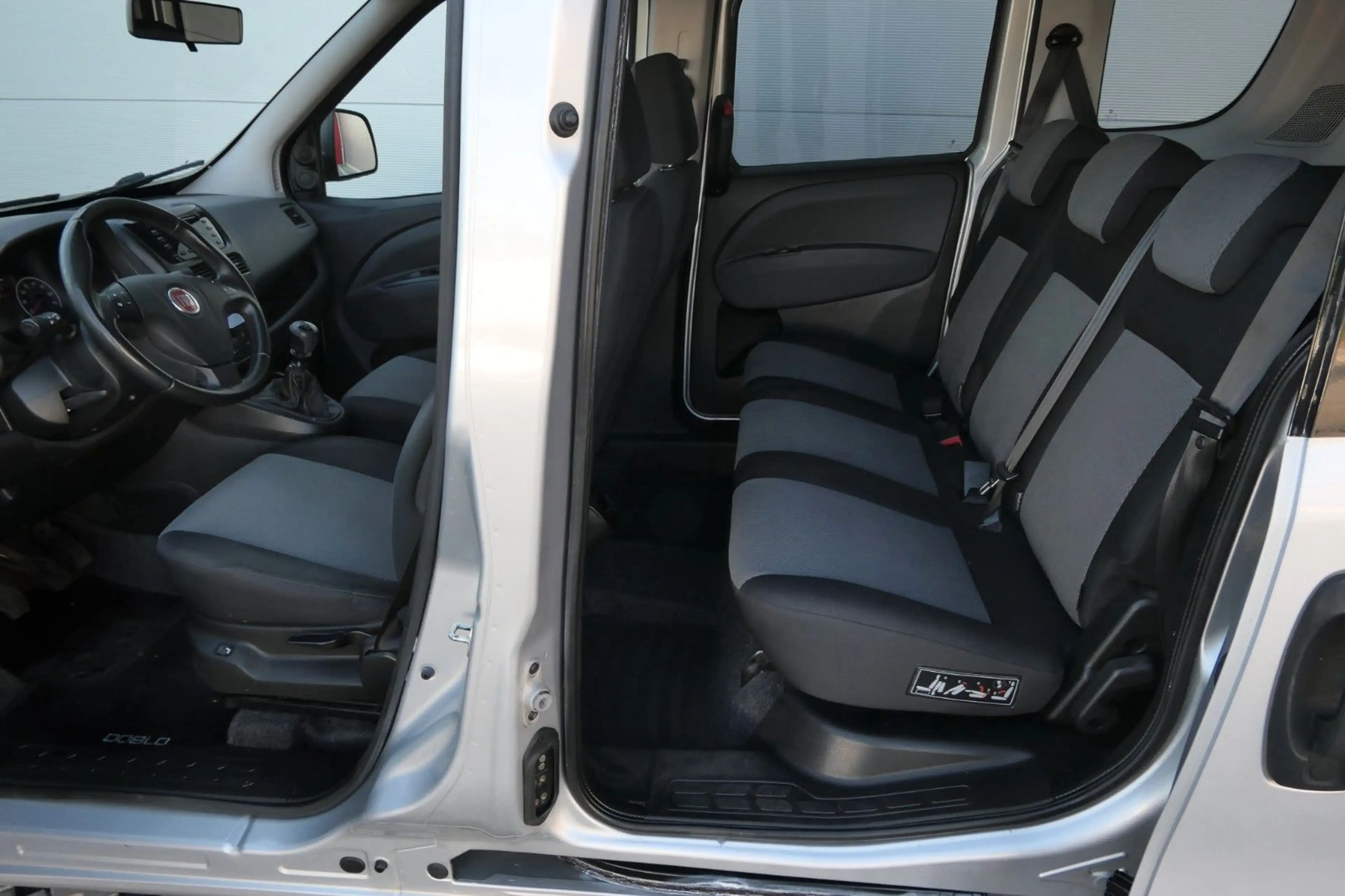 Fiat Doblo Doblò 1.4 Emotion*Sitzheizung*Klimaautomatik*PDC — photo 14