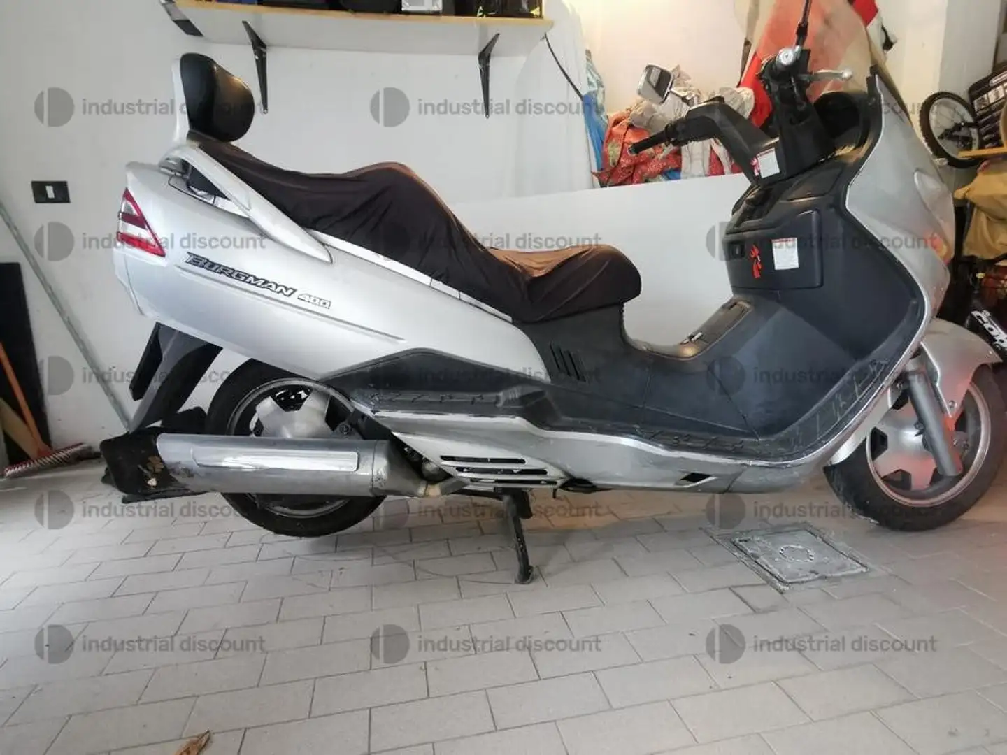 Suzuki Burgman 400 Серебристый - 2
