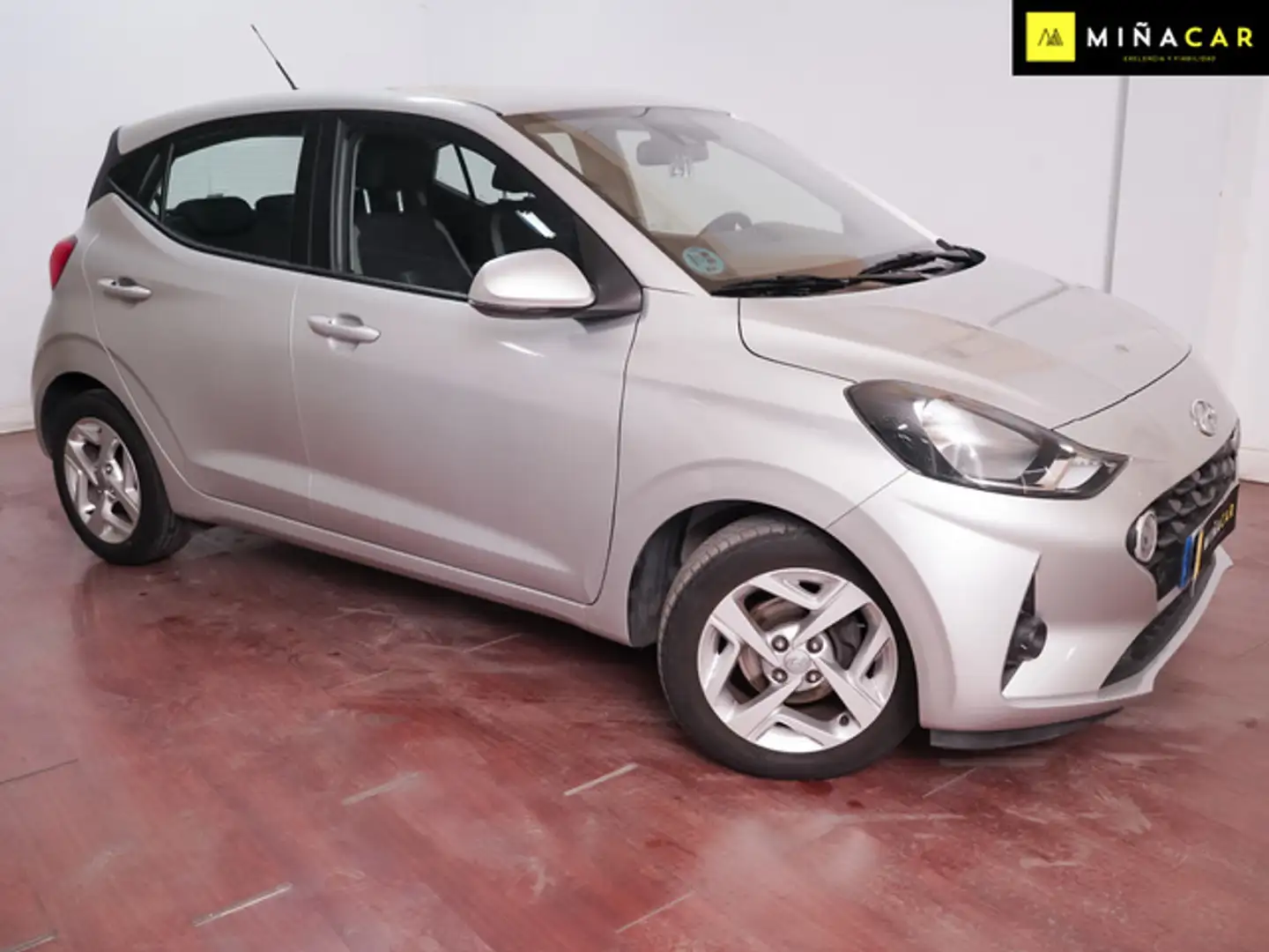 Hyundai i10 1.0 MPI Klass Gris - 2