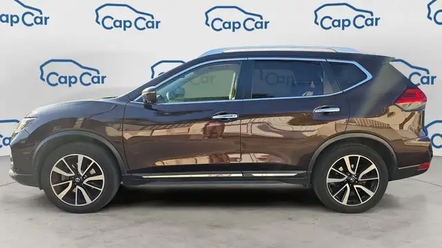 Nissan X-Trail view 2