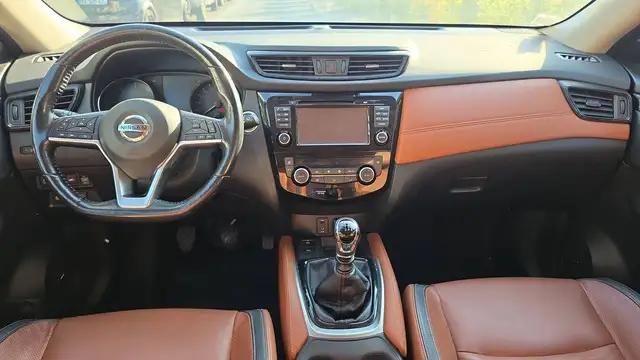 Nissan X-Trail view 11