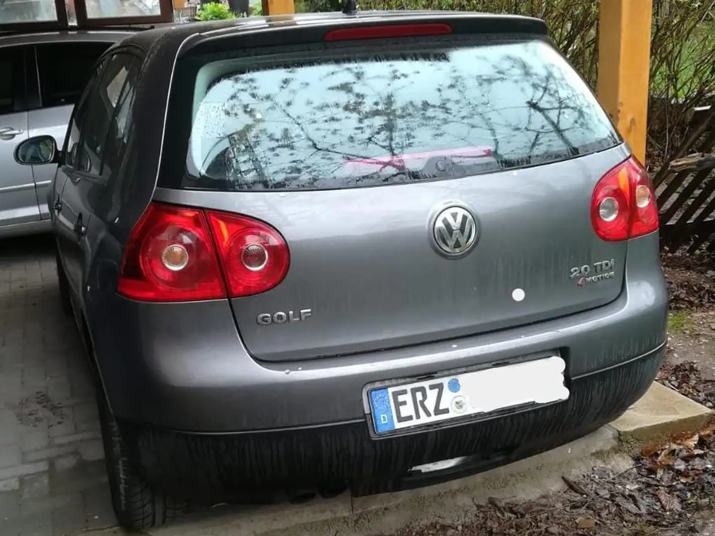 Volkswagen Golf 2.0 TDI DPF GT - 2