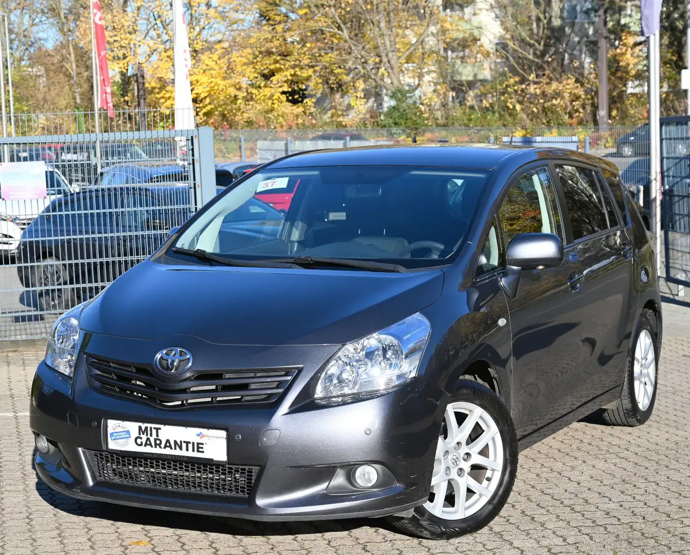 Toyota Verso 1.8 Travel NAVI AHK PDC KAMERA Gris - 2
