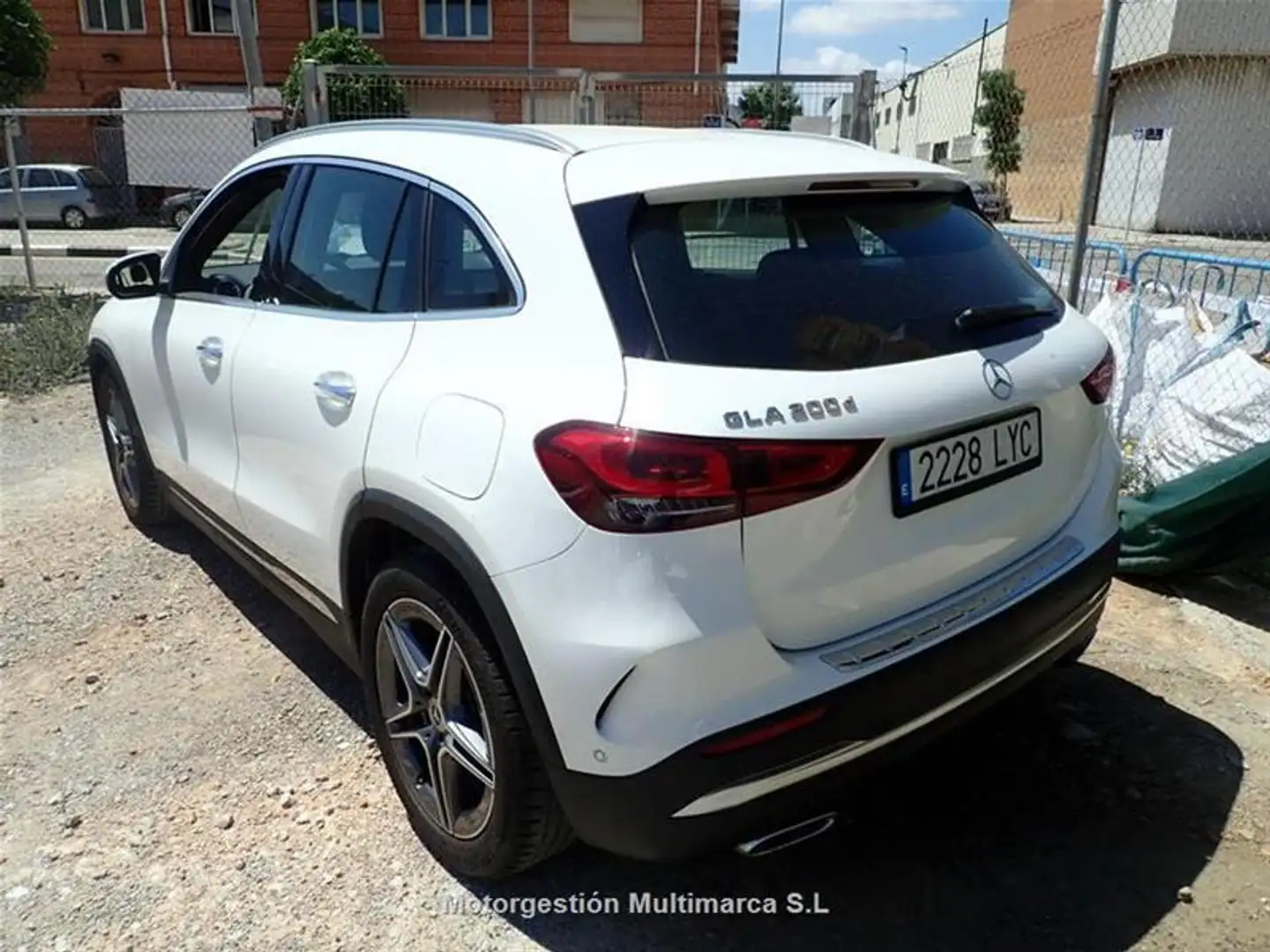 Mercedes-Benz GLA 200 D - 2