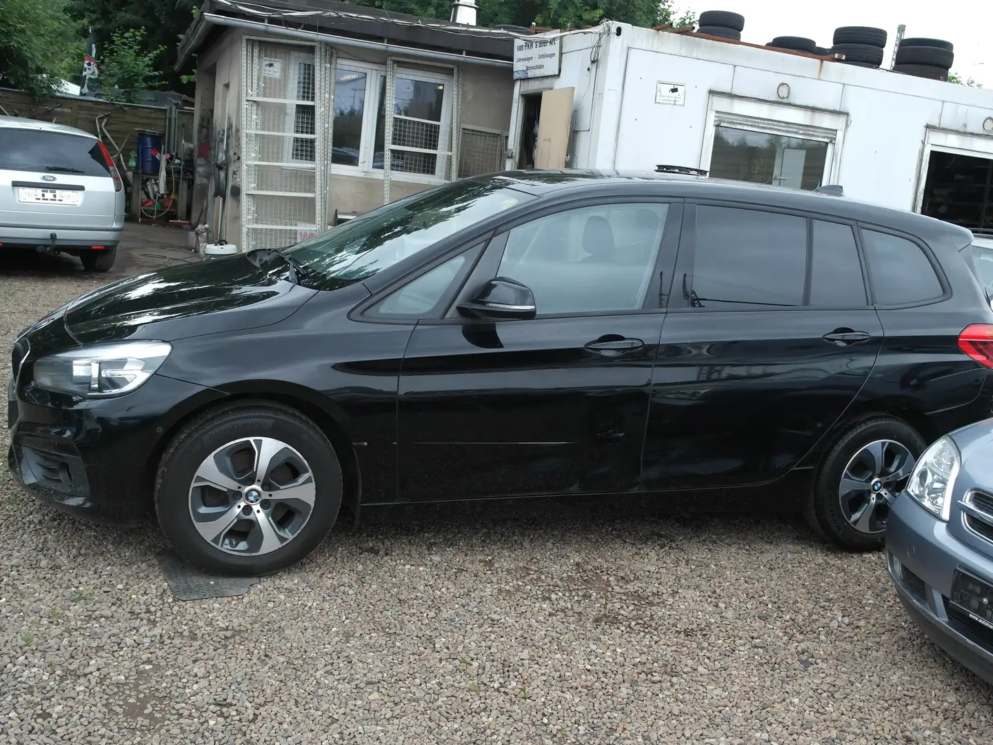 BMW 218 218d Gran Tourer Schwarz - 2