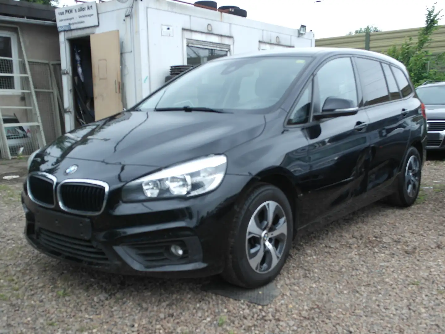 BMW 218 218d Gran Tourer Schwarz - 1