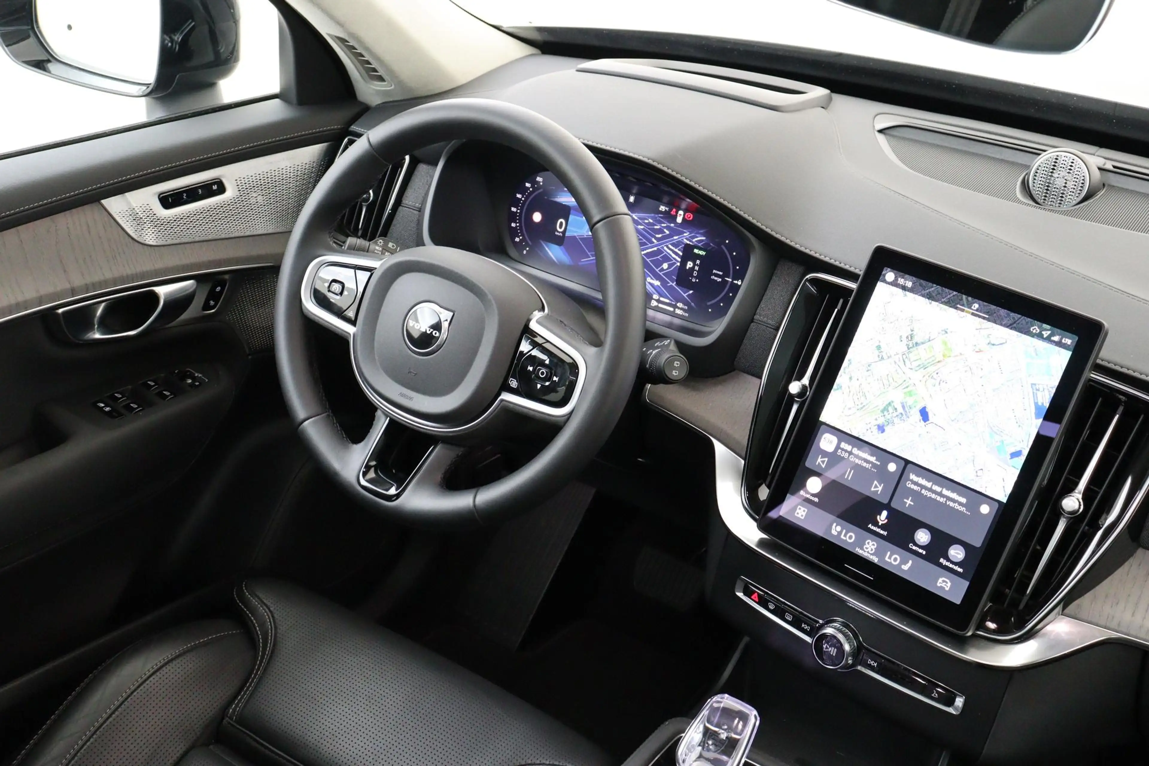 Volvo XC90 II T8 PLUG-IN HYBRID AWD ULTRA DARK *FULL OPTIONS! — photo 6