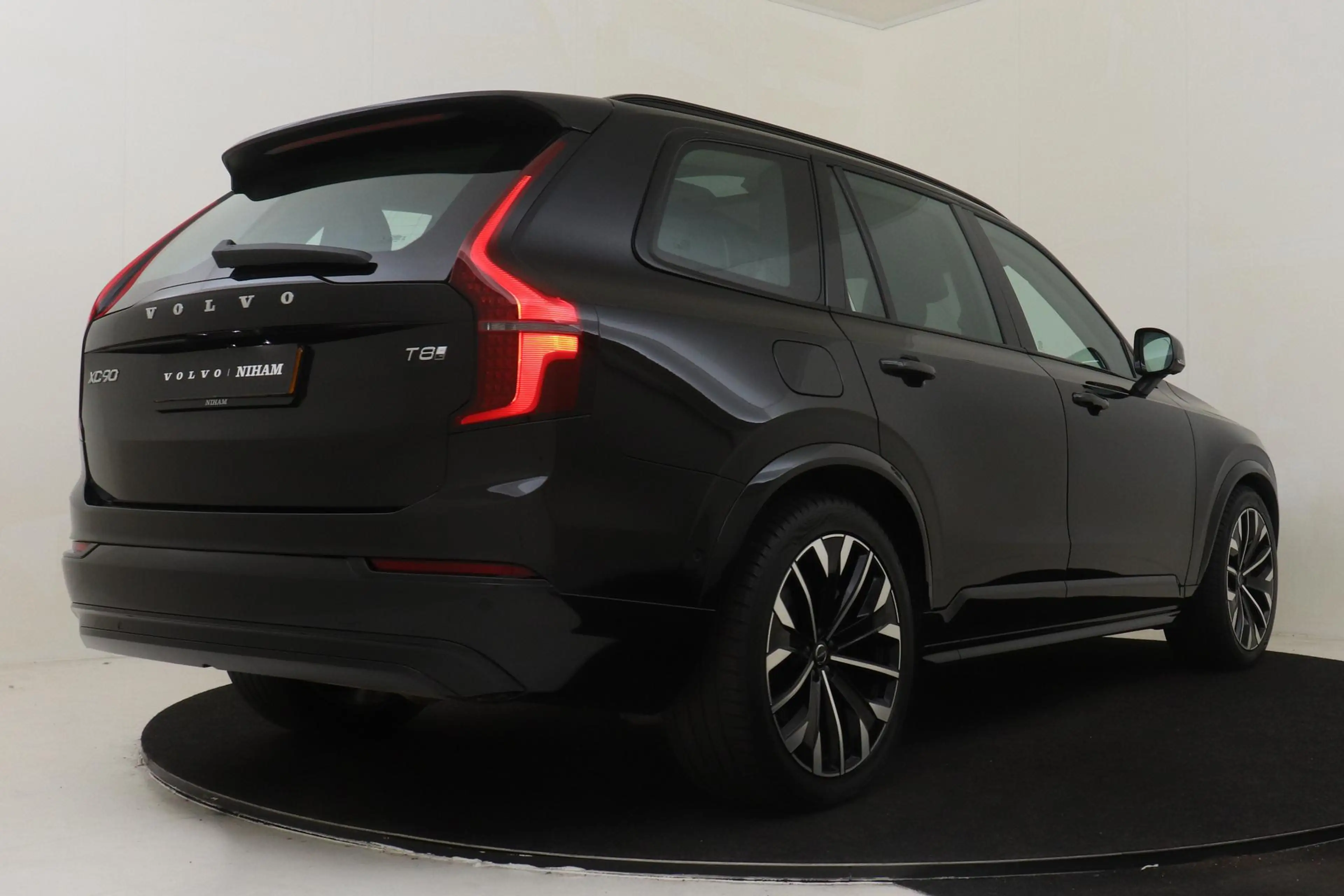 Volvo XC90 II T8 PLUG-IN HYBRID AWD ULTRA DARK *FULL OPTIONS! — photo 3