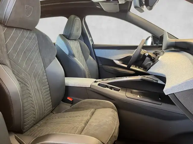Peugeot 3008 GT Hybrid 145 e-DCS6 Ansicht 16