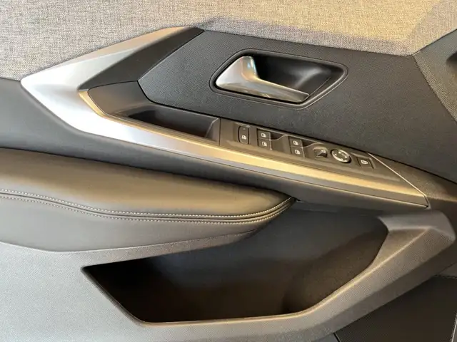 Peugeot 3008 GT Hybrid 145 e-DCS6 Ansicht 11