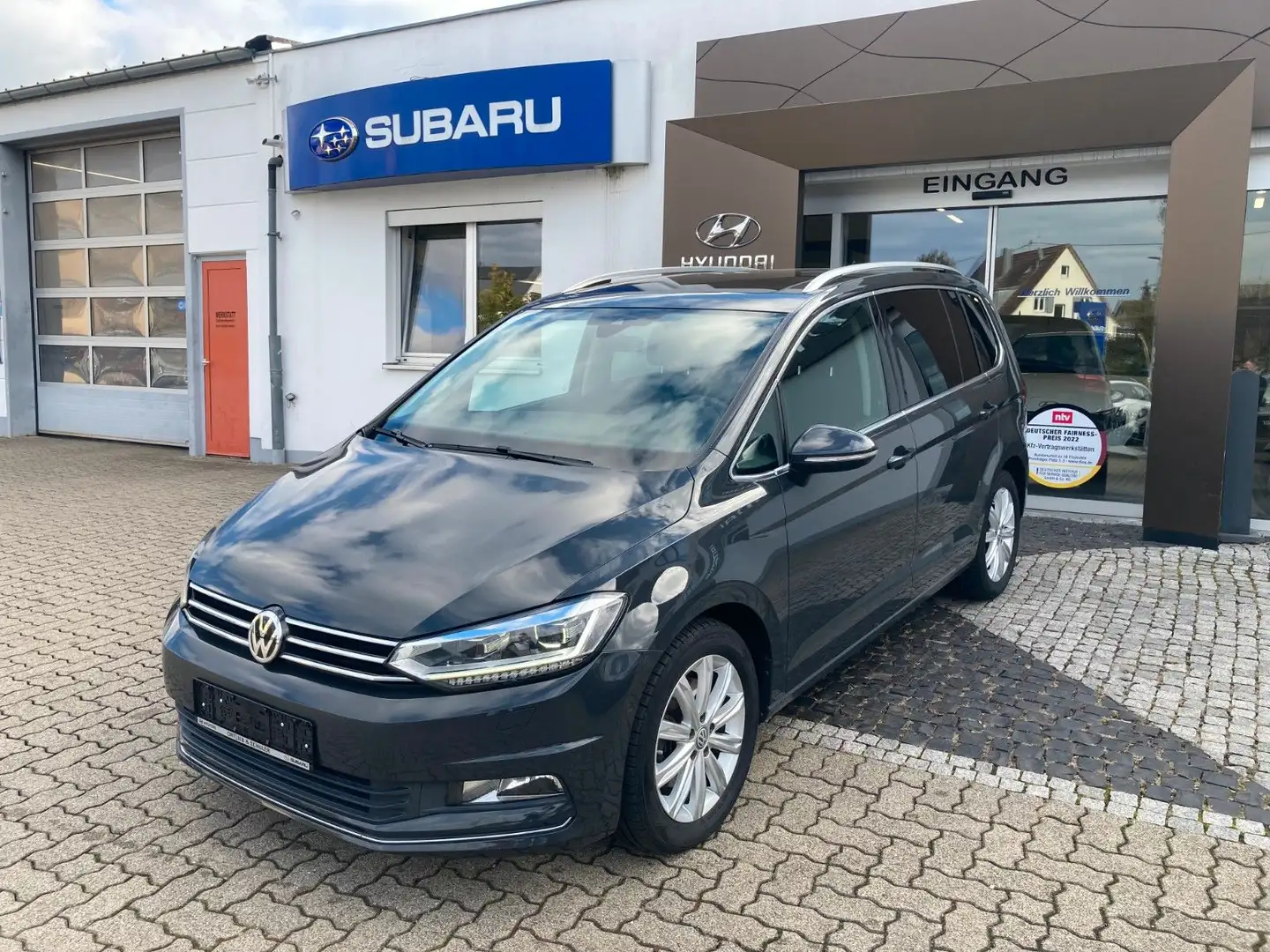 Volkswagen Touran 2.0 TDI SCR DSG Highline BMT Grau - 2