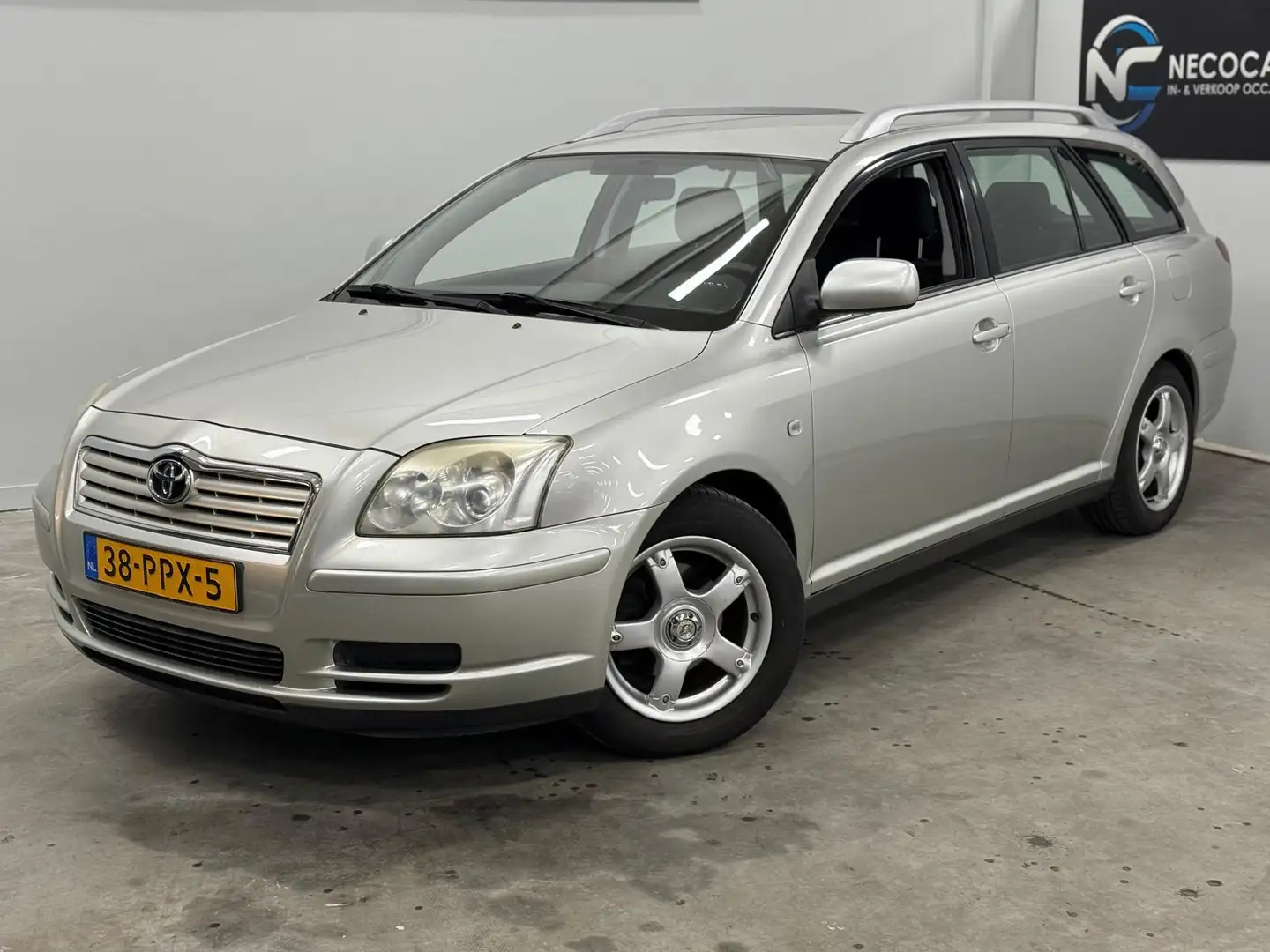 Toyota Avensis Wagon 1.8 VVTi Linea Terra / NAP / NETTE AUTO / RI Grau - 1