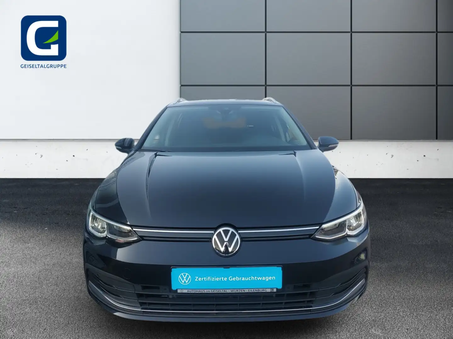 Volkswagen Golf VIII Variant 1.0 TSI Active *LED*NAVI*DAB+*SHZ*PDC Zwart - 2