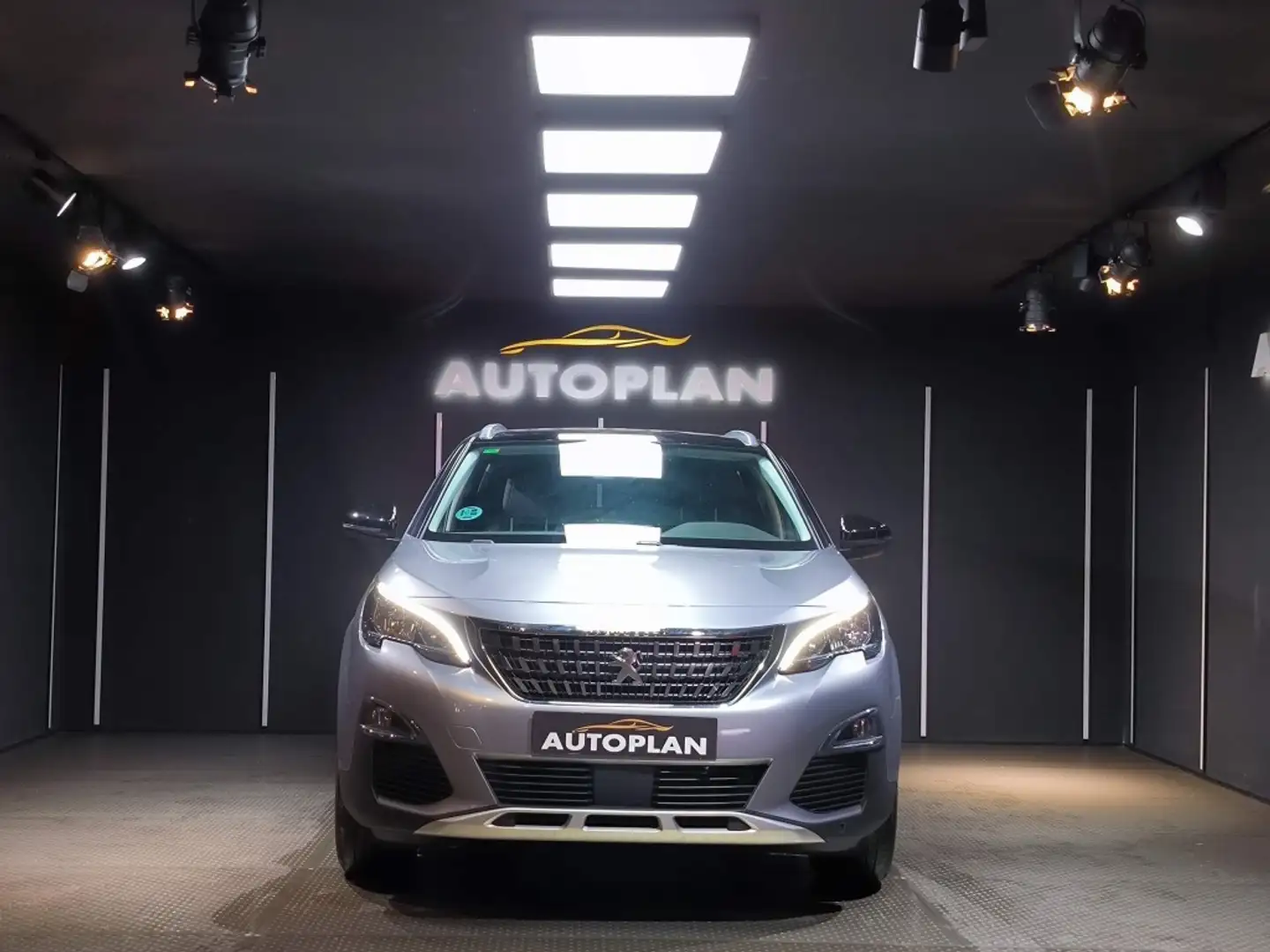 Peugeot 3008 1.2 S&S PureTech Allure 130 Gris - 2