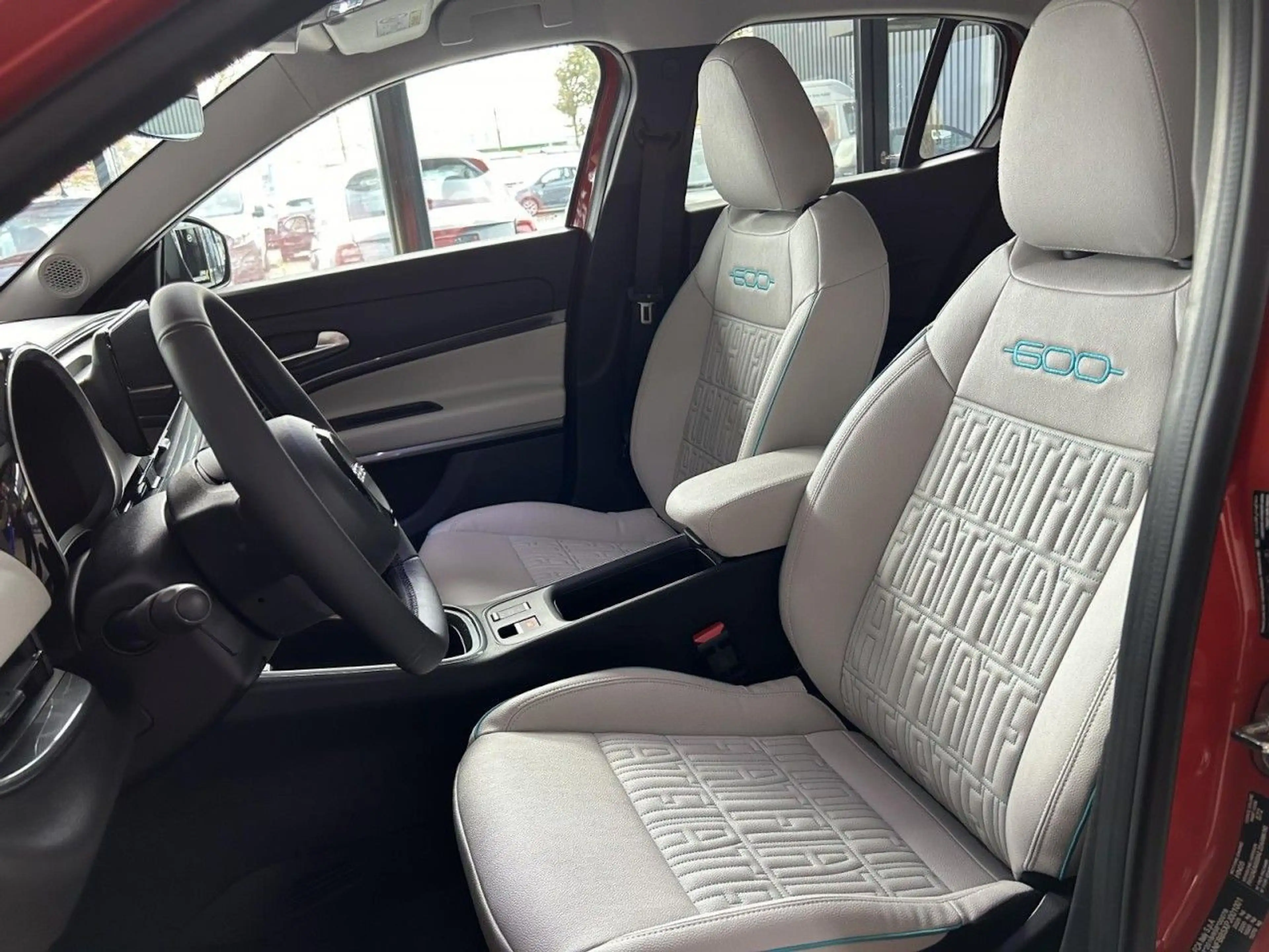 Fiat 600e 54kwh 156PS La Prima*Voll-LED/Kamera/NAVI* — photo 8