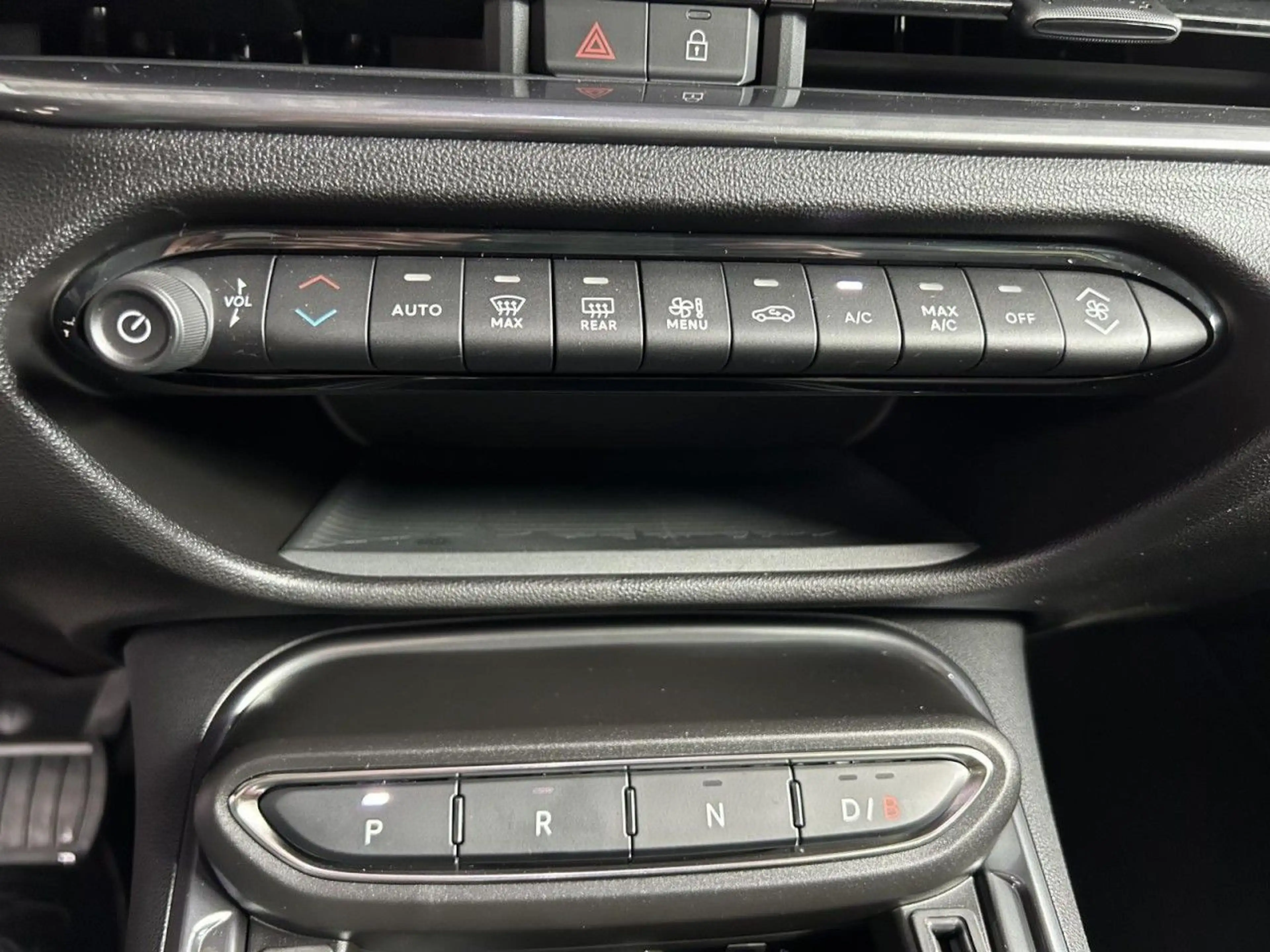 Fiat 600e 54kwh 156PS La Prima*Voll-LED/Kamera/NAVI* — photo 14