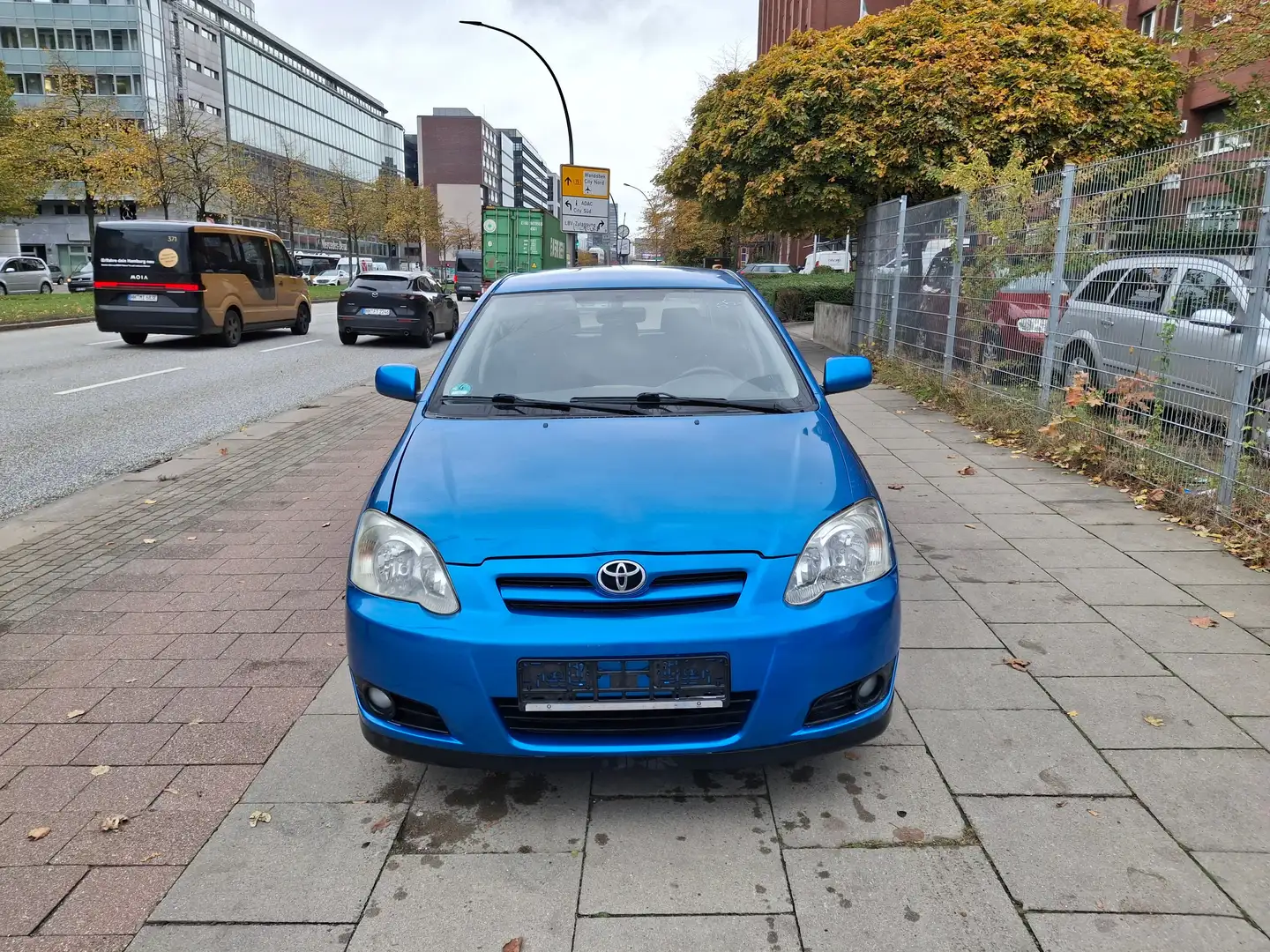 Toyota Corolla Corolla Fließheck 5-Türer 1.4 Sol Bleu - 1