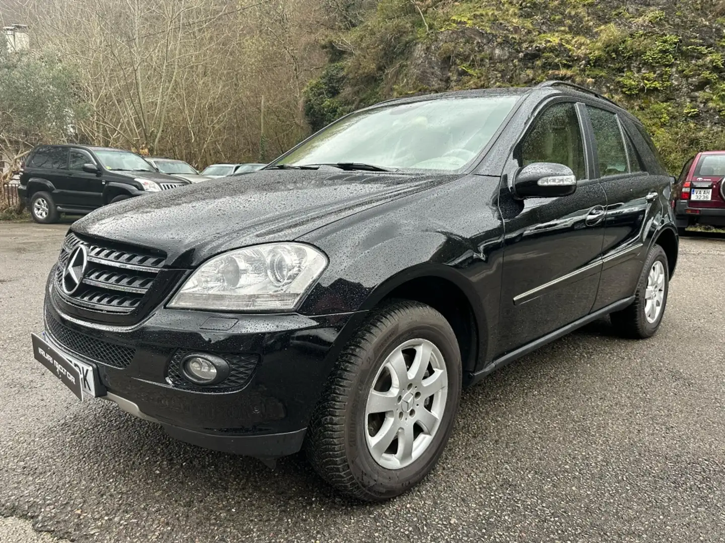 Mercedes-Benz ML 350 Aut. Negru - 2