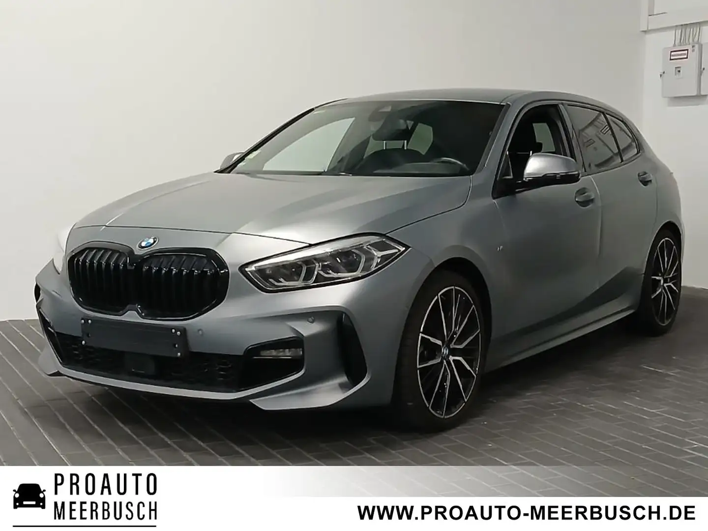 BMW 118 i M Sport ACC/H&K/ADAPTLED/KMFRTZGNG/MMRY Grau - 1