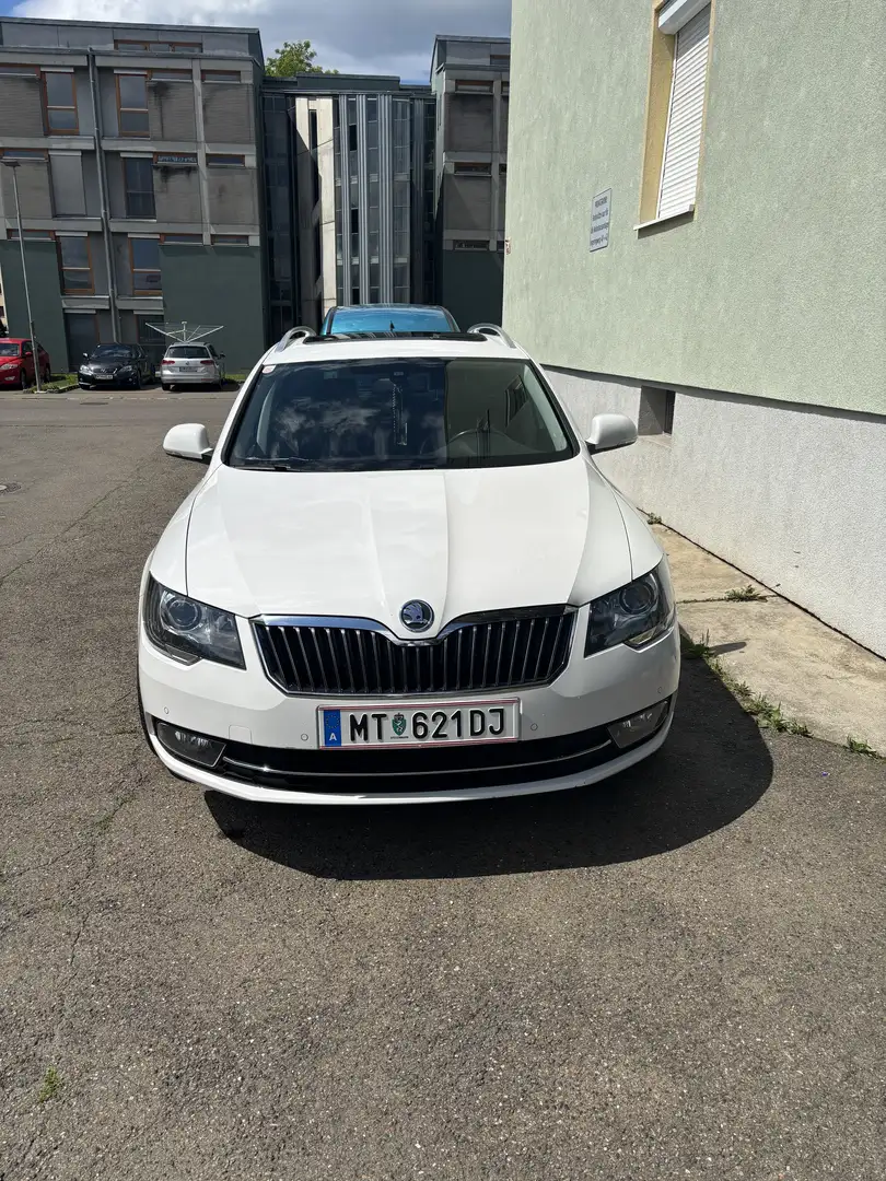 Skoda Superb Combi Ambition 2,0 TDI 4x4 Green tec DSG Weiß - 1