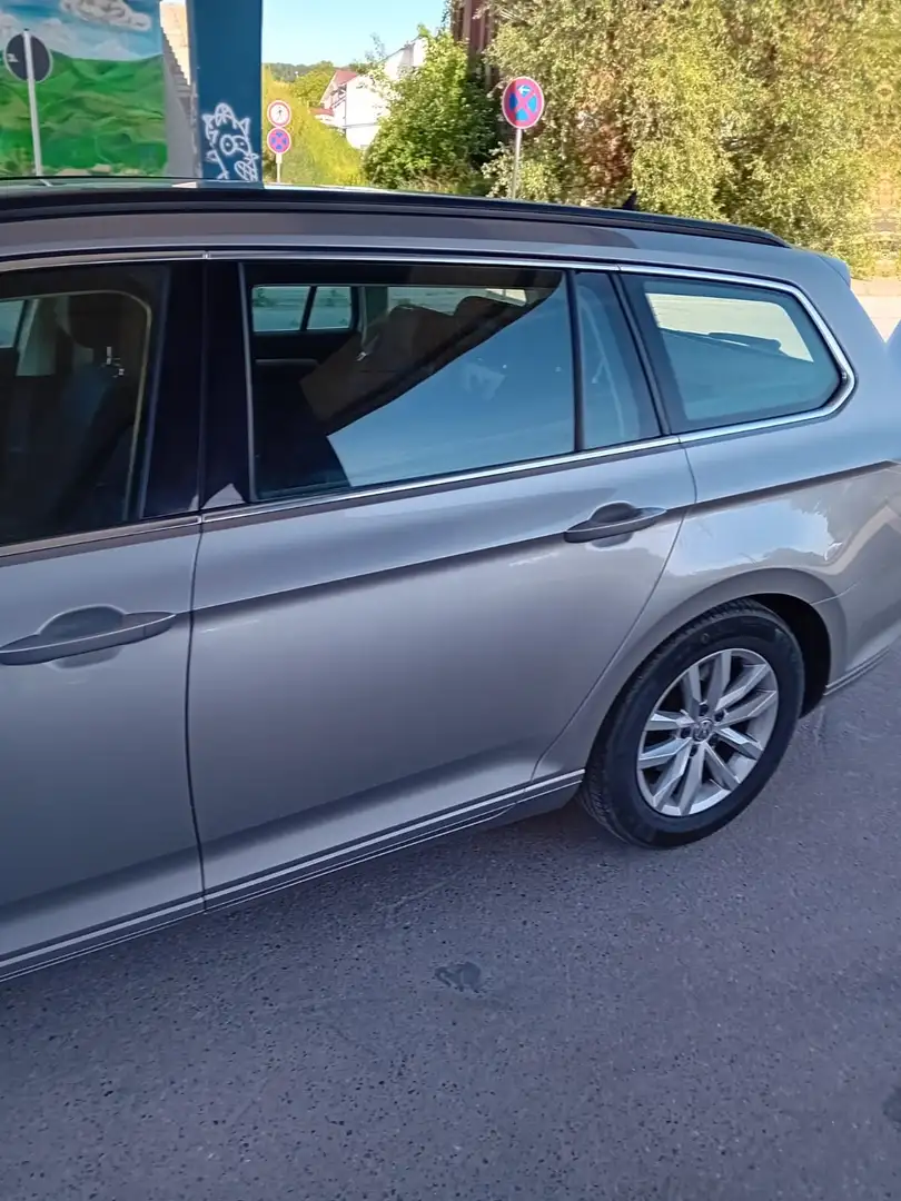 Volkswagen Passat 1.6 TDI (BlueMotion Technology) Trendline - 1