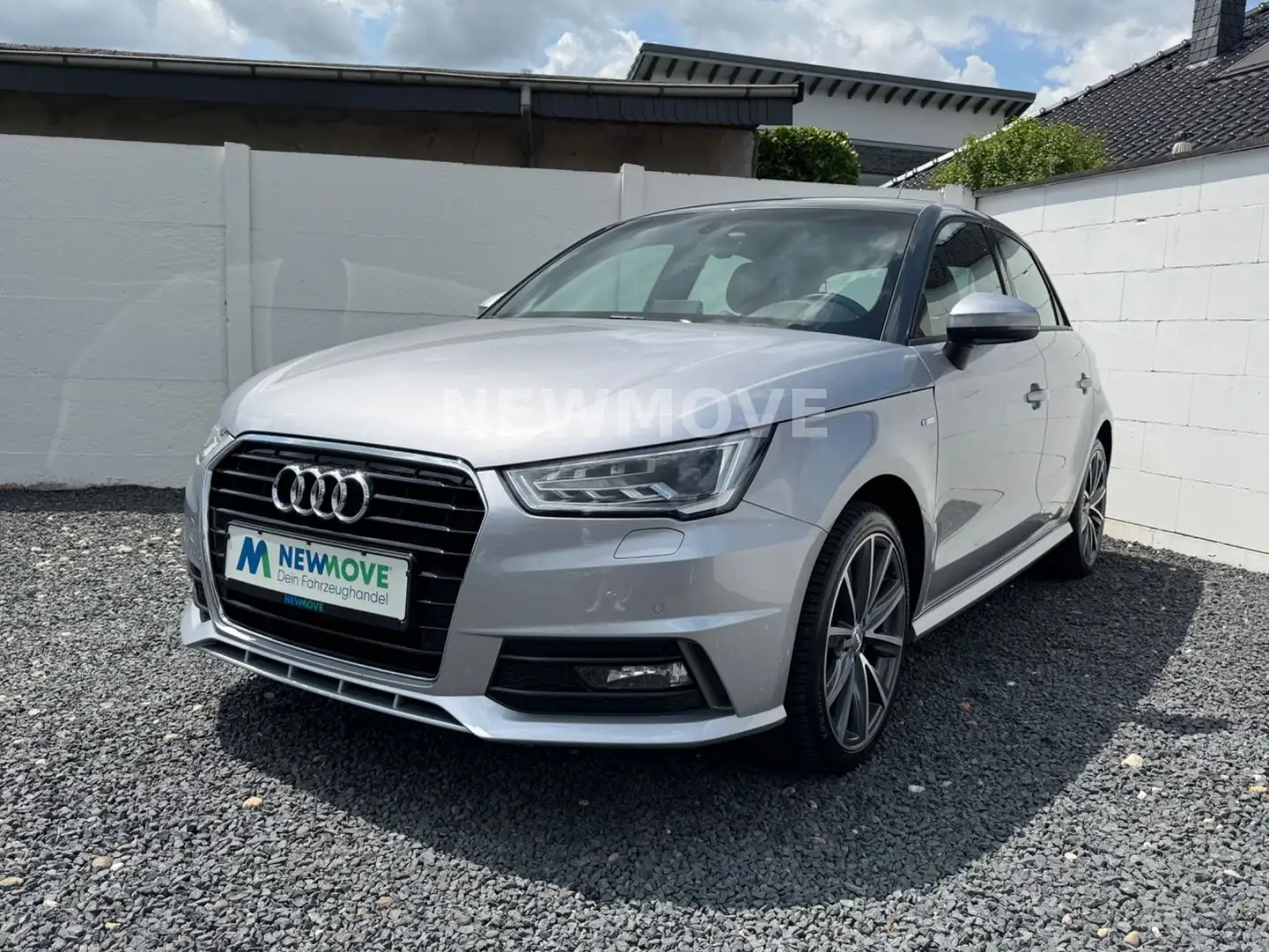 Audi A1 Sportback S-Line Auto. MMI Xenon PDC Tempo. Argento - 2