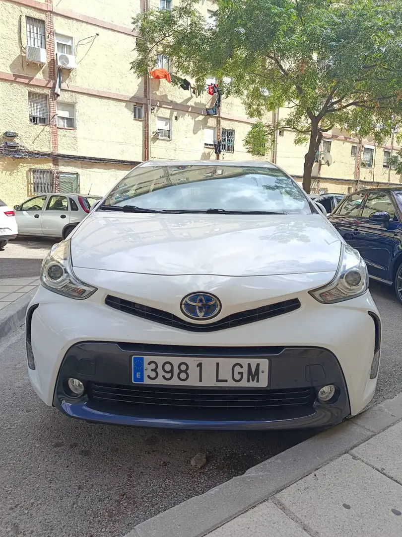 Toyota Prius+ - 1