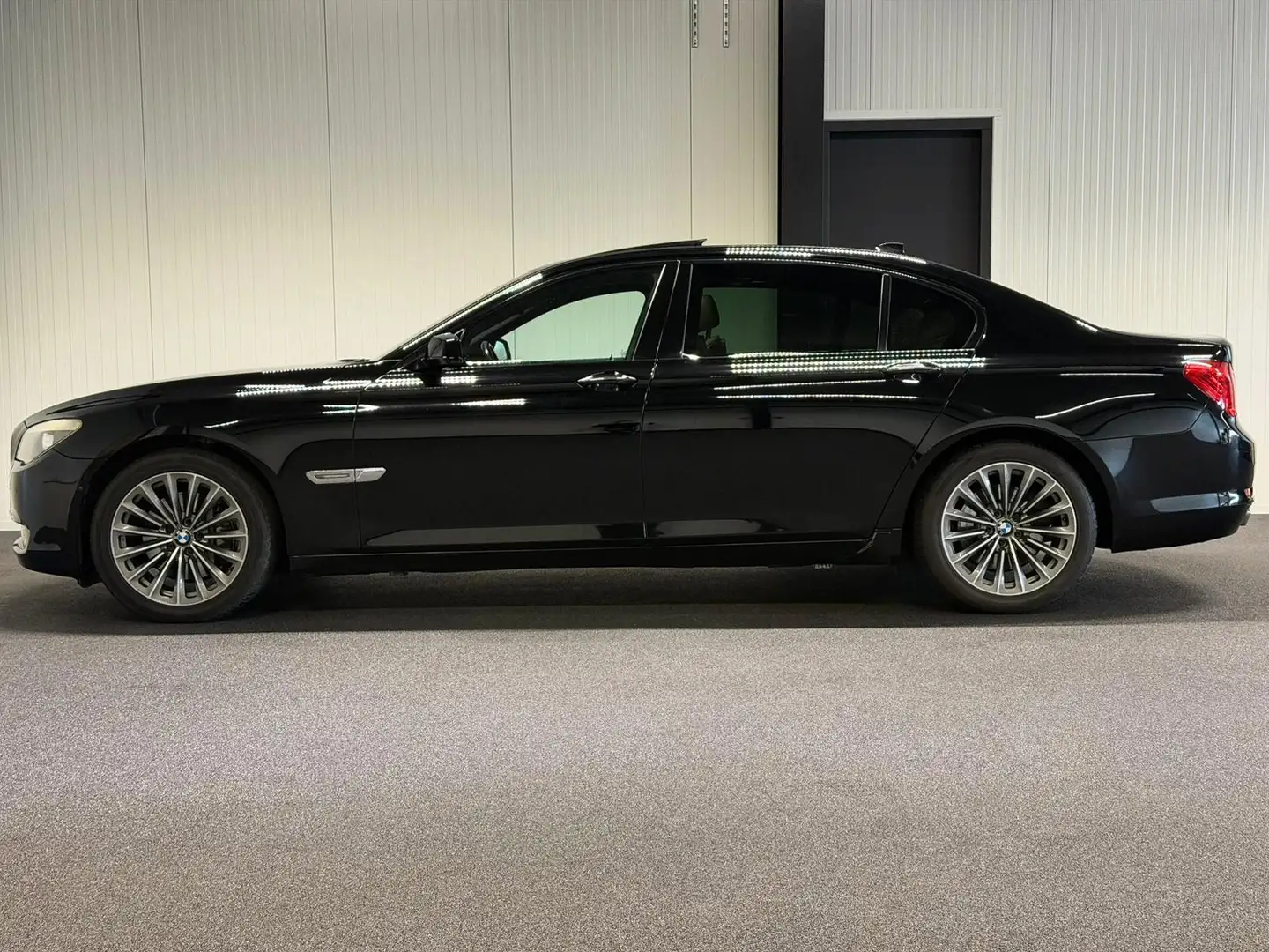 BMW 740 7-serie BMW 7-serie 740Li (PANO, LEDER, XENON, 327 Schwarz - 2