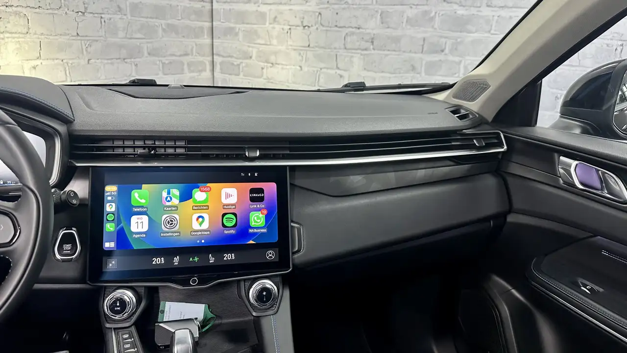 Lynk & Co 01 1.5 Pano / Carplay / ACC / 6.6KWH / Infinty 28