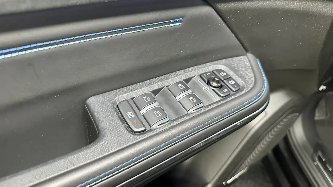 Lynk & Co 01 1.5 Pano / Carplay / ACC / 6.6KWH / Infinty 16