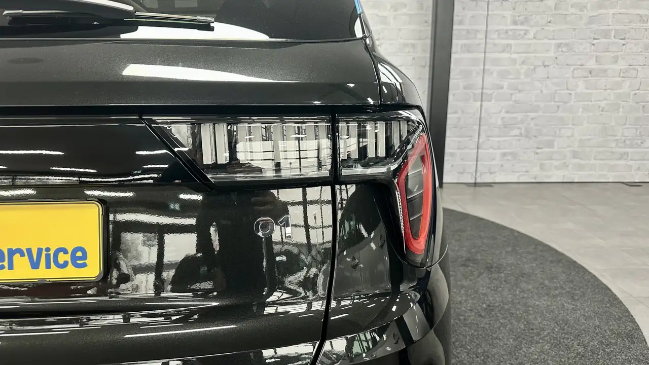 Lynk & Co 01 1.5 Pano / Carplay / ACC / 6.6KWH / Infinty 10
