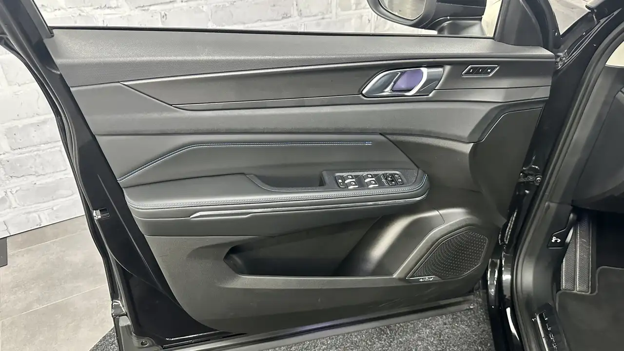 Lynk & Co 01 1.5 Pano / Carplay / ACC / 6.6KWH / Infinty 15