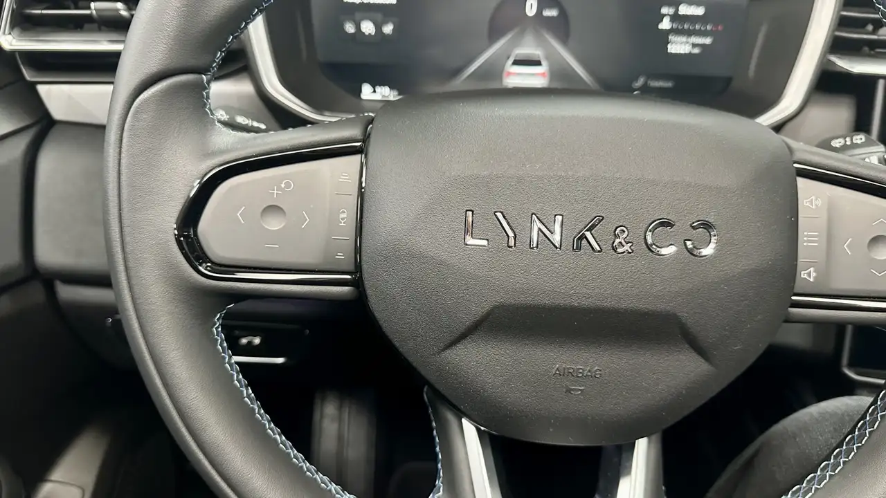 Lynk & Co 01 1.5 Pano / Carplay / ACC / 6.6KWH / Infinty 27