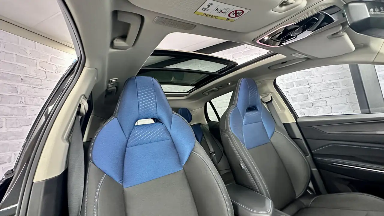 Lynk & Co 01 1.5 Pano / Carplay / ACC / 6.6KWH / Infinty 36