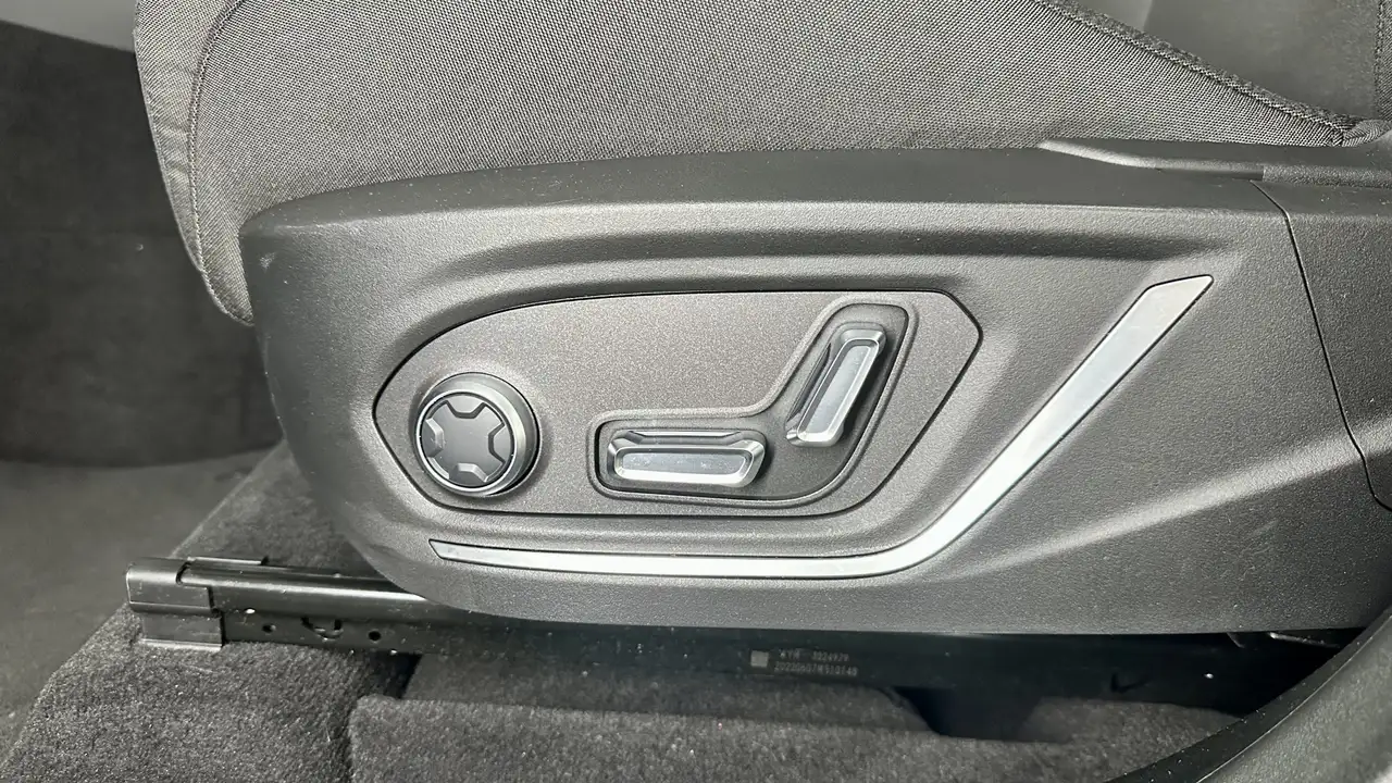 Lynk & Co 01 1.5 Pano / Carplay / ACC / 6.6KWH / Infinty 19