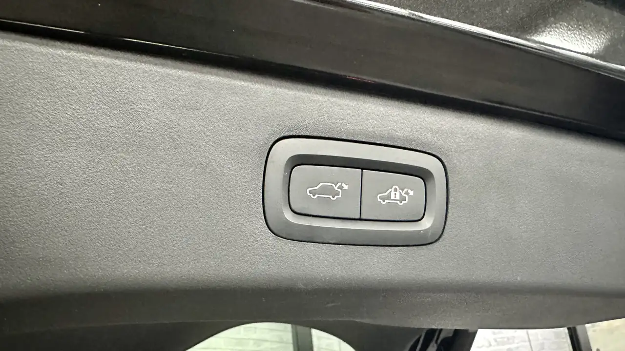 Lynk & Co 01 1.5 Pano / Carplay / ACC / 6.6KWH / Infinty 32