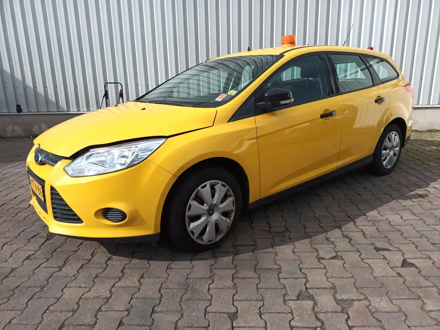 Ford Focus Wagon 1.0 EcoBoost Lease Trend - Start Niet Yellow - 2