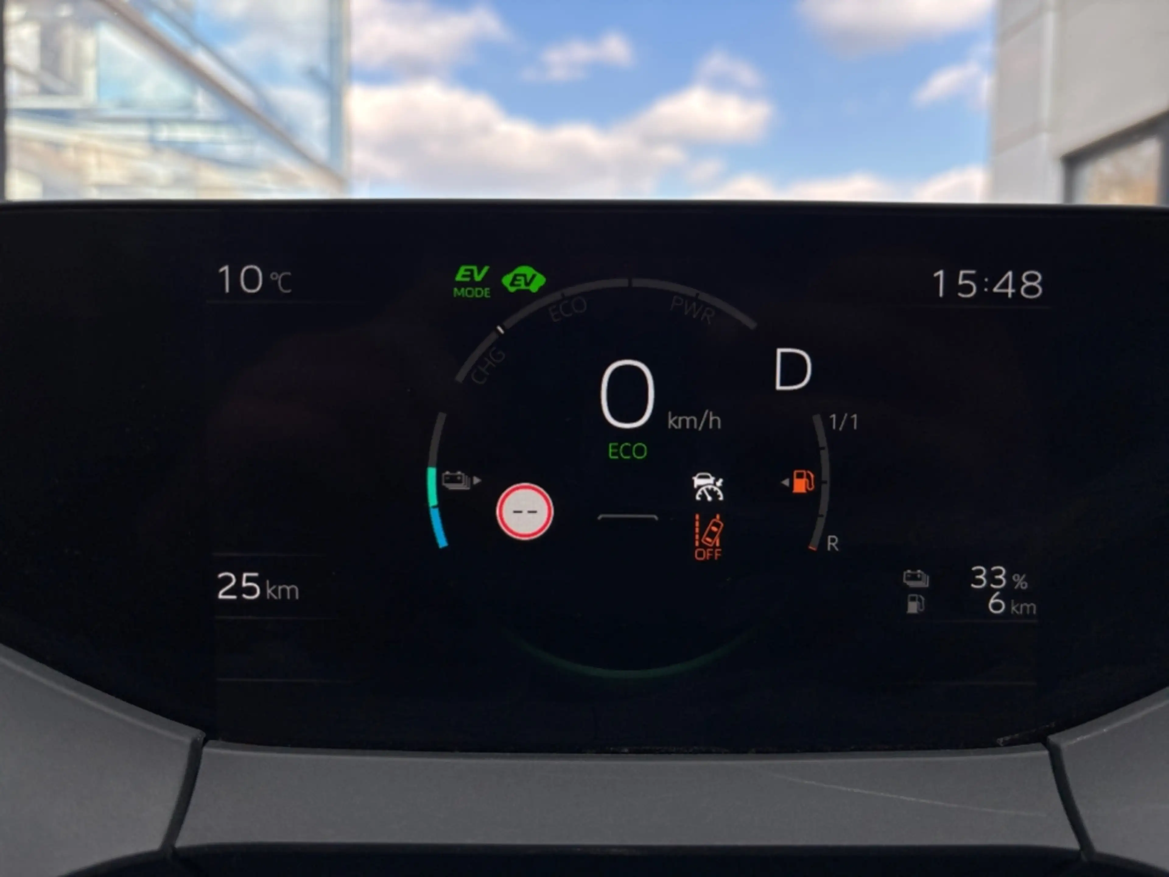 Toyota Prius Plug-in Hybrid Executive — photo 13