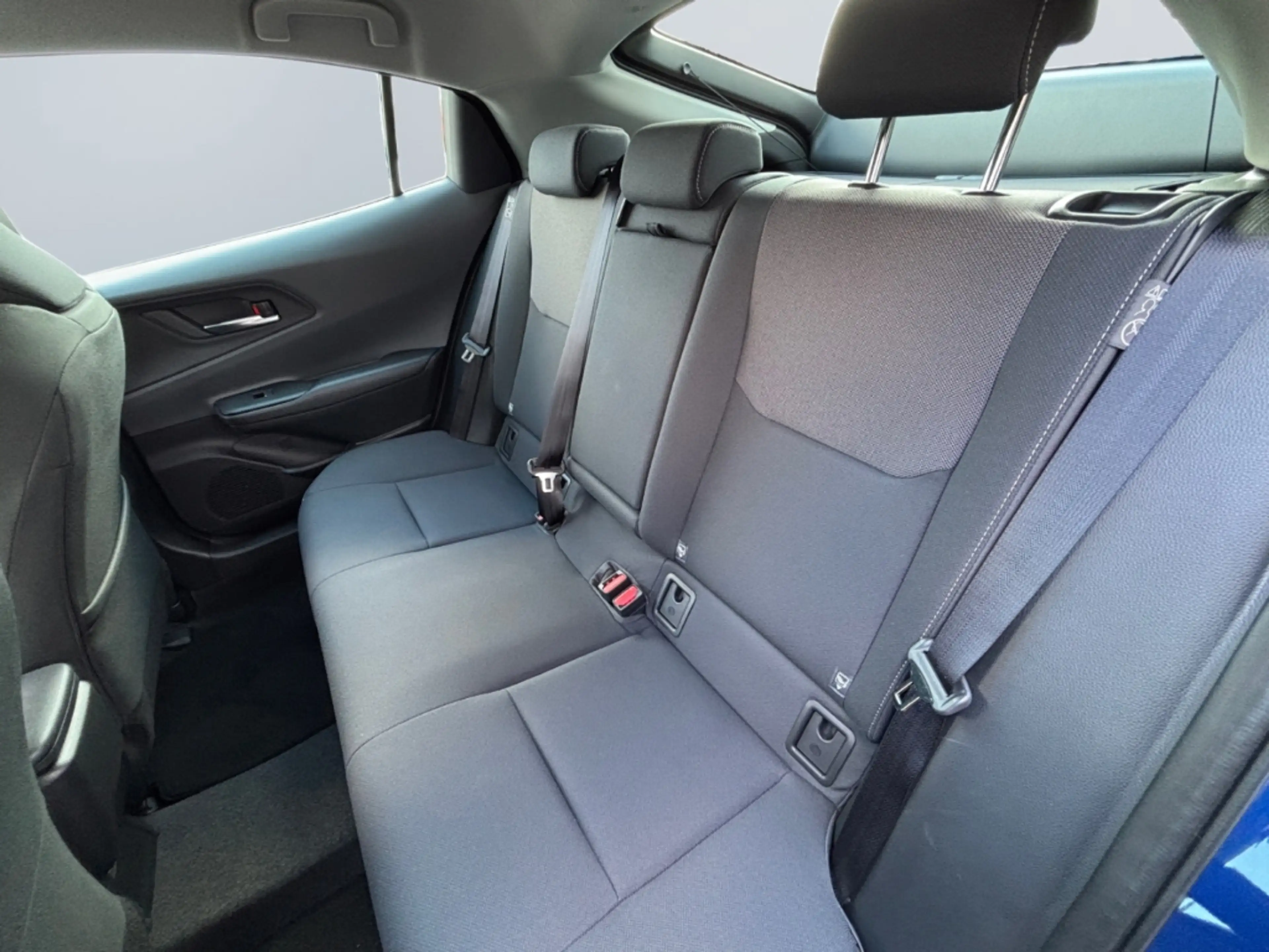 Toyota Prius Plug-in Hybrid Executive — photo 15