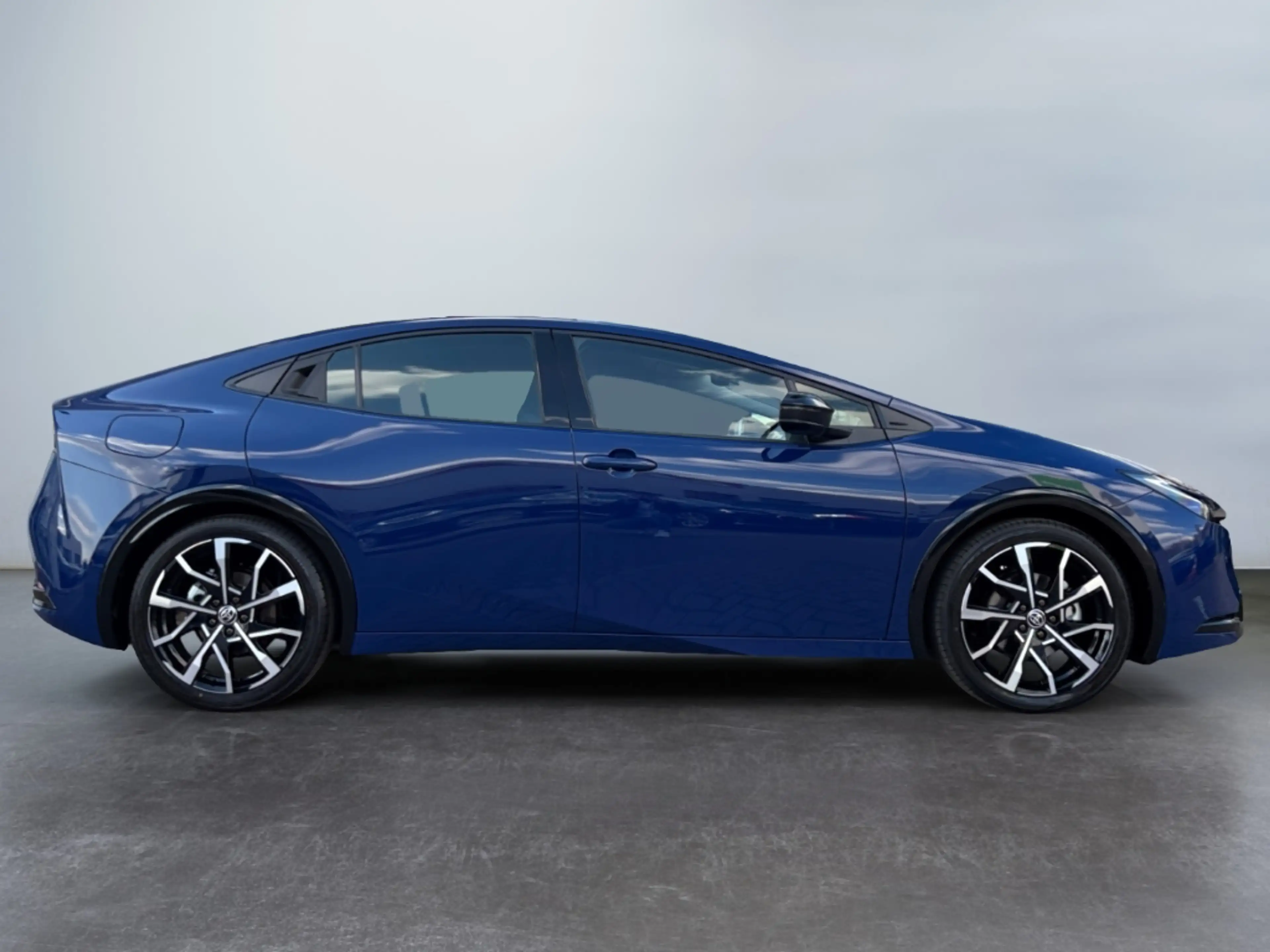 Toyota Prius Plug-in Hybrid Executive — photo 9