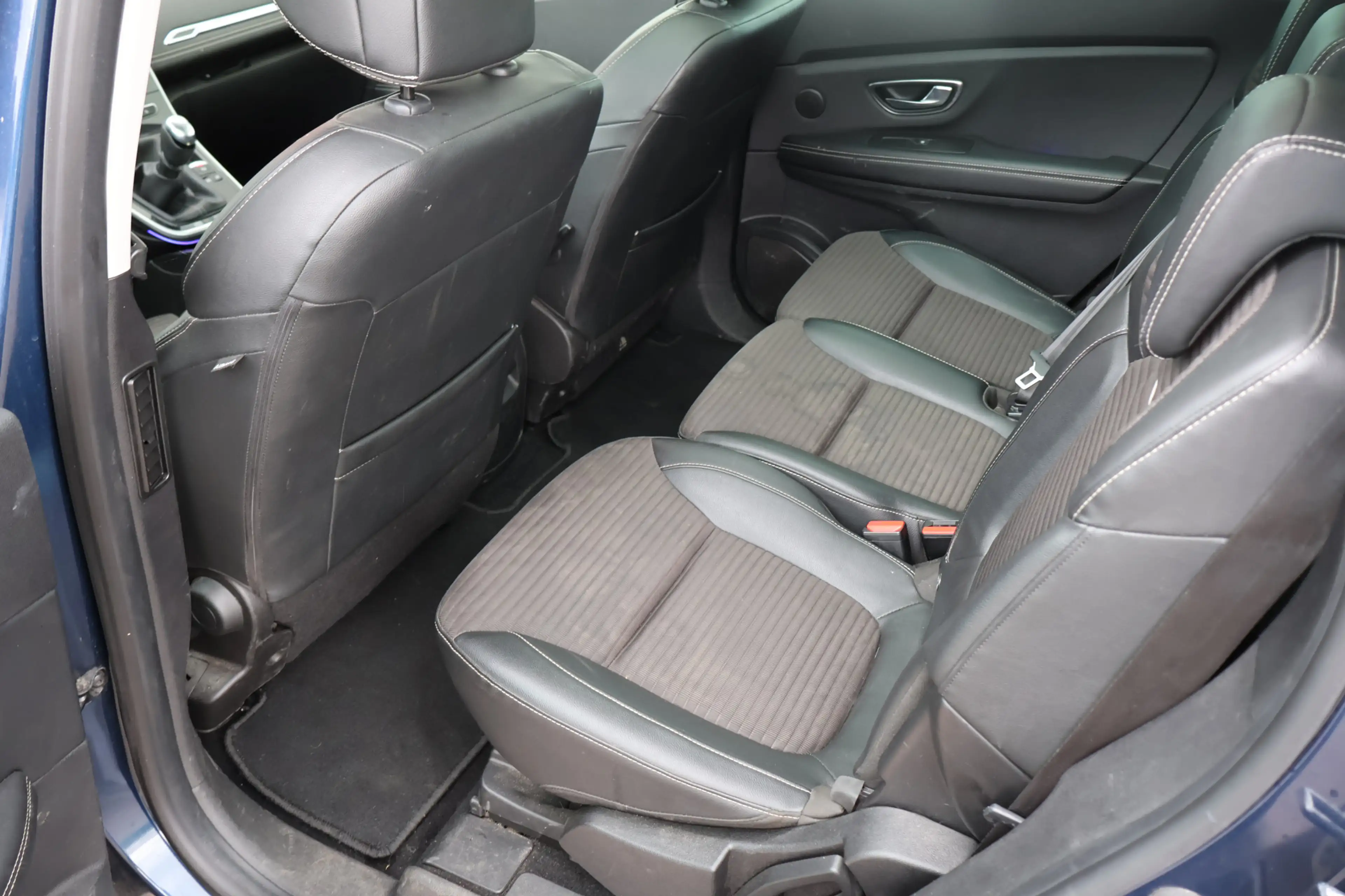 Renault Grand Scenic 1.3 TCe Bose 7persoons. — photo 17