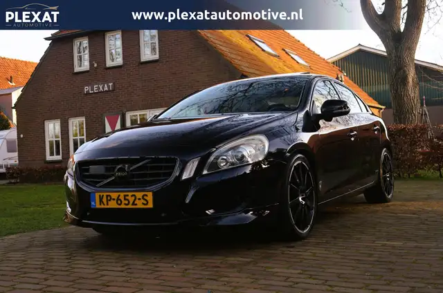 Volvo S60 3.0 T6 AWD Momentum Aut. | Heico Uitvoering | Pano